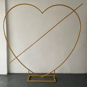 Arco floral en forma de corazón, arco dorado para bodas, arco de globos, fondo en forma de corazón (tamaño personalizable)
