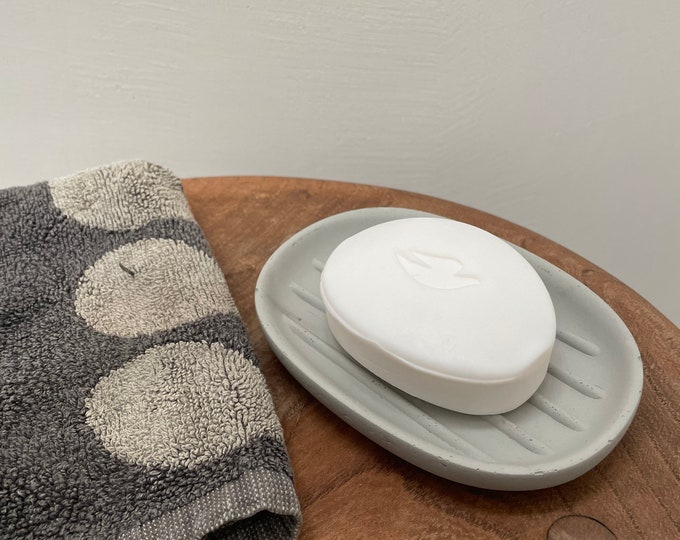 Oval concrete soap dish available in 4 colours, soap dish, bathroom, handmade, housewarming gift, wedding gift, Scandi decor, concrete