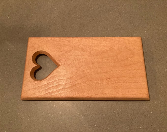 Small heart chopping board, Shaker style heart chopping board, serving board, small wooden chopping board, serving plank, gift, anniversary