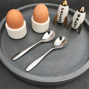 Handmade Concrete Egg Cup Set: Modern Scandi Decor