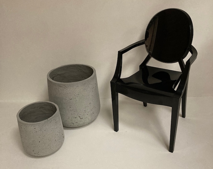 Large Concrete planter