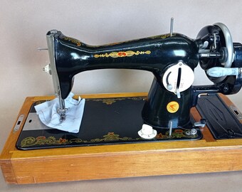 Máquina de coser soviética vintage PMZ, Máquina de coser antigua