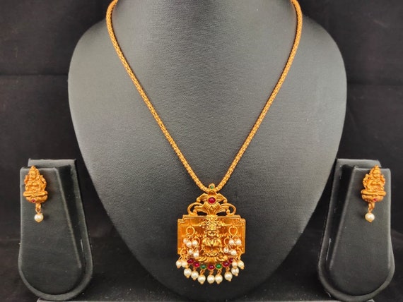 Mata Laxmi Matt Gold Temple Pendant Set 
