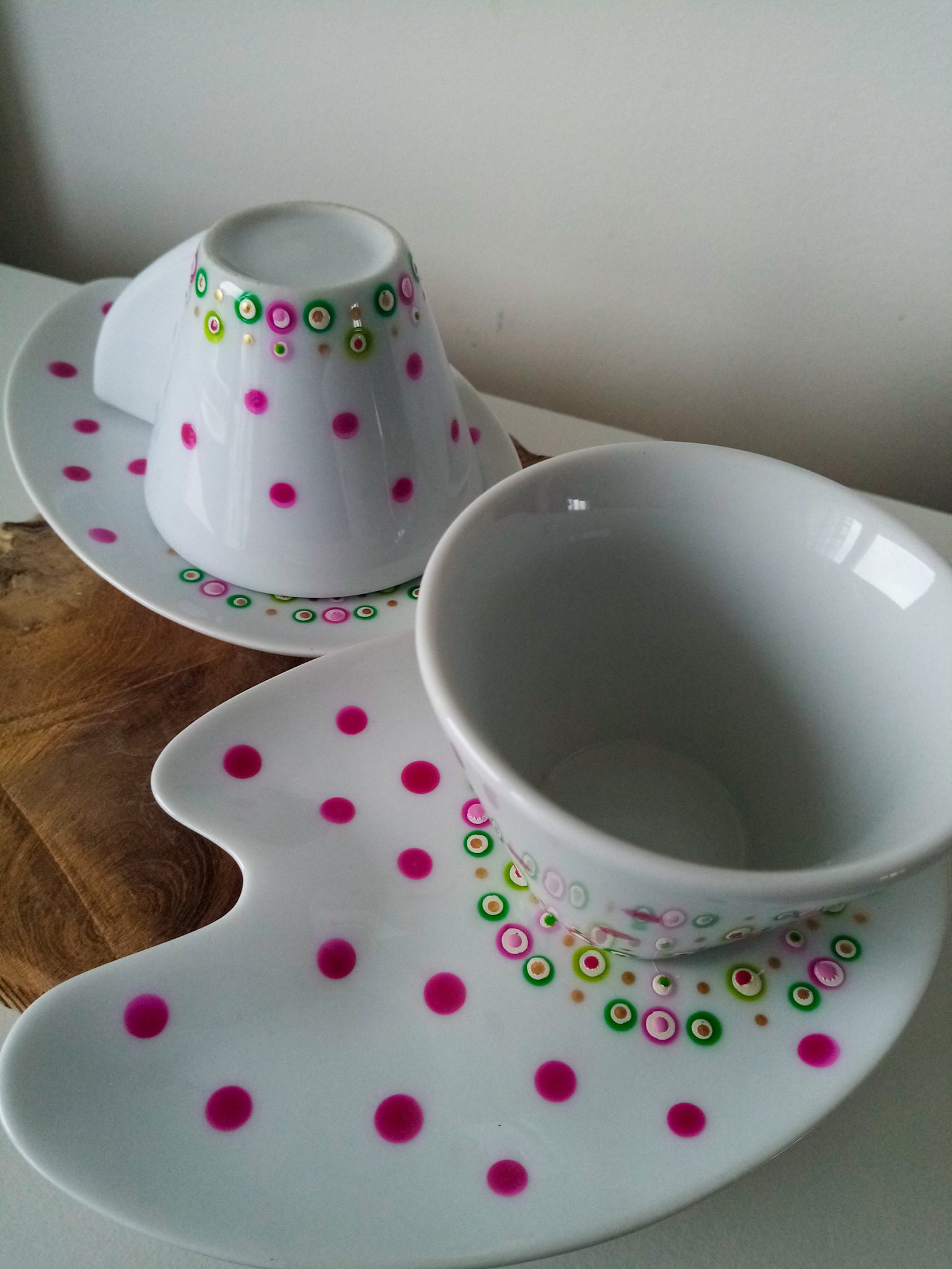 Duo de Tasses et Sous Porcelaine Peinte à La Main,