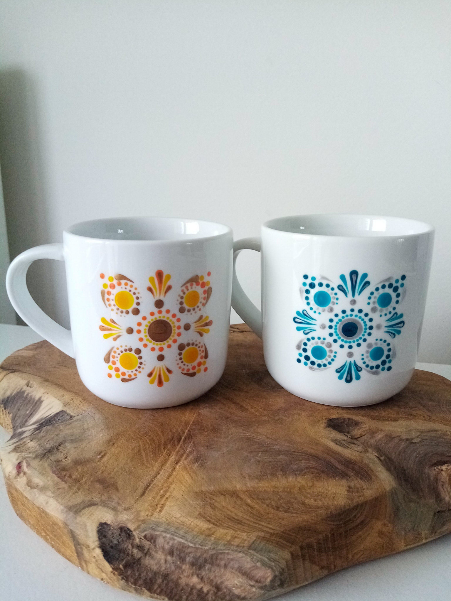Duo de Tasses Porcelaine Blanche Peinte Main Mandala