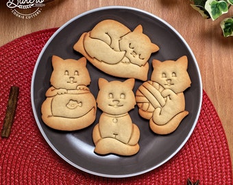 Set of 4 cookie cutters - Cats: Sleeping cat / Playing cat / Sitting cat / Cat and fish - Original creations by Bakers'Tricks