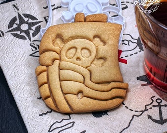 Cookie Cutter Pirate Ship - Original creation Bakers'Tricks | Easy recipe available!