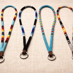 Perlen-Lanyard im indianischen Stil - Schlüsselanhänger & ID-Halter, einheimisches handgefertigt
