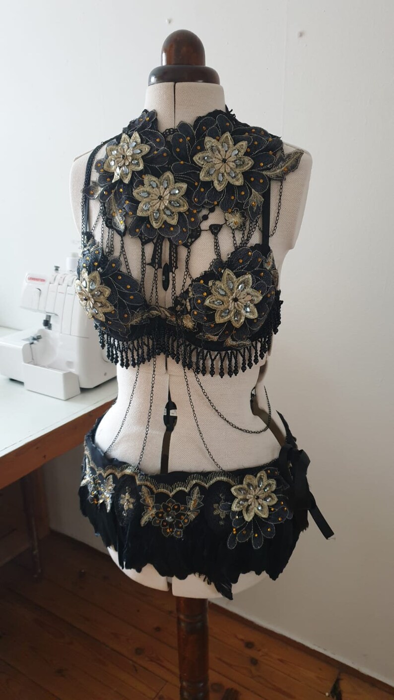 Beautiful Bohemian Flower Bra /& Feather Skirt Samba Showgirl Angel Pride Parade costume