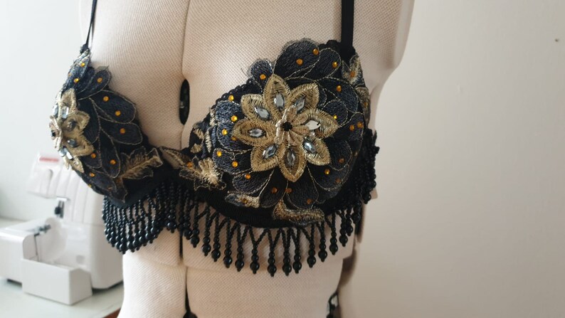 Beautiful Bohemian Flower Bra /& Feather Skirt Samba Showgirl Angel Pride Parade costume
