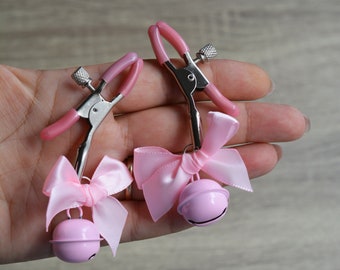 Bow Nipple Clamps with Bells Non Piercing Bell Nipple Tweezers Saxy nipple jewelry