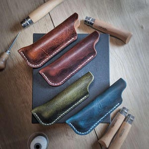 custodia in pelle per coltello pieghevole, realizzata in Francia, interamente realizzata a mano, adatta ai coltelli tipo Opinel n. 06 07 08 09 10 12