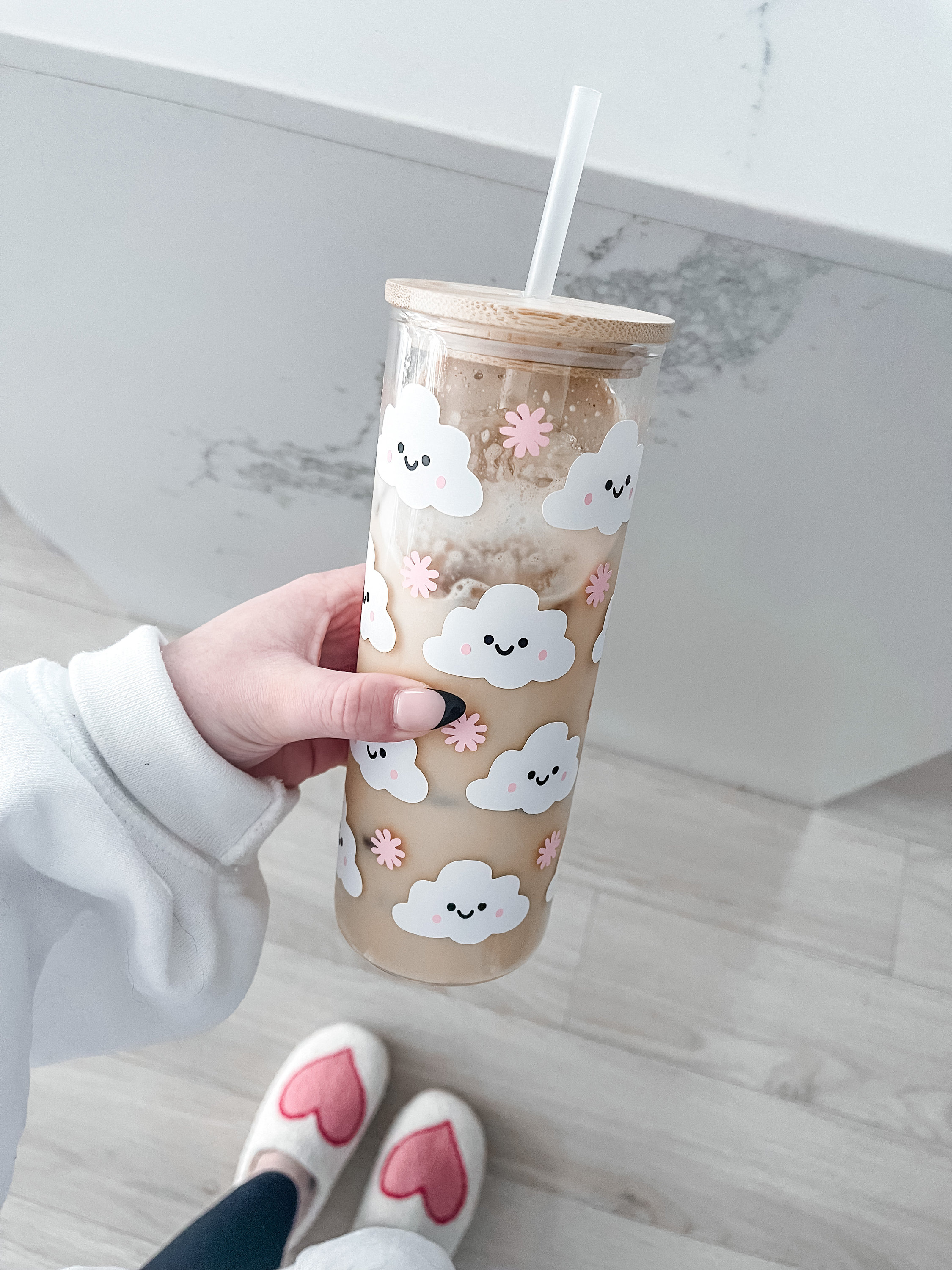 GSPY Daisy Aesthetic Cups, Iced Coffee Cup, Cute Glass Cups with Lids and  Straws - Iced Coffee Glasses, Flower Mug Cup, Glass Tumbler - Valentines