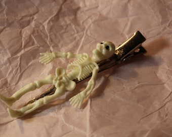 Skeleton hair clip