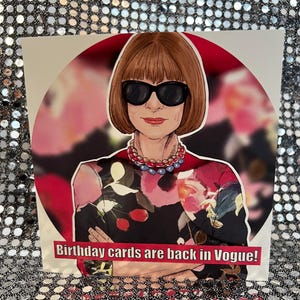 Tarjeta de cumpleaños de edición limitada de Anna Wintour - Gay Icons (en blanco por dentro)