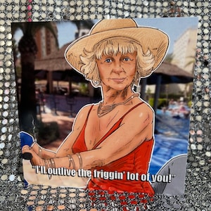 Madge Harvey uit Benidorm - Gay Icons limited edition verjaardagskaart (blanco binnenkant)