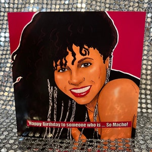 Uitverkoop - Sinitta - So Macho - muziek uit de jaren 80 - Gay Icons limited edition verjaardagskaart (blanco binnenkant)