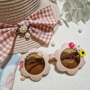 Personalised name daisy Sunglasses, summer kids Sunglasses, daisy Sunglasses, name sunglasses, girls sunglasses, pink flower sunglasses,