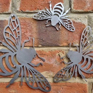 Set of 3 Honey Bees, rusty metal garden art, Bumblebee sculpture, Bee decoration, gardener gift, garden wall art, garden decor. Free Postage