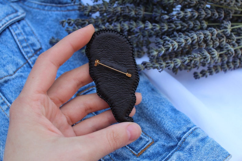 Embroidered Amy Winehouse brooch pin