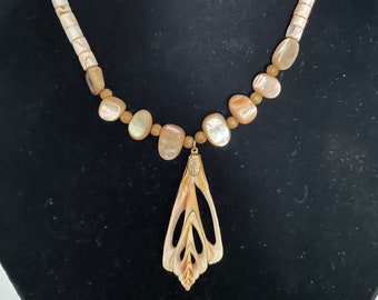 Vintage Santo Domingo Pueblo Shell Necklace