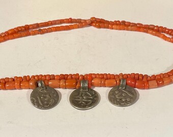 アンティークの山珊瑚とチベットシルバーのネックレス - Etsy 日本