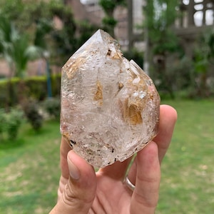 Cuarzo de ventana de doble terminación / Cristal de cuarzo Fenster con inclusión de arcilla y brillo nítido de Baluchistán Pakistán (P9)