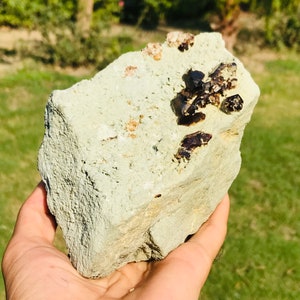 Large Size Garnet Crystal Specimen / Terminated Almandine garnet Crystals (P9)