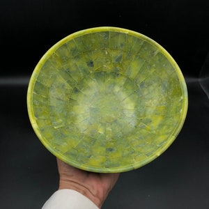 Serpentine bowl