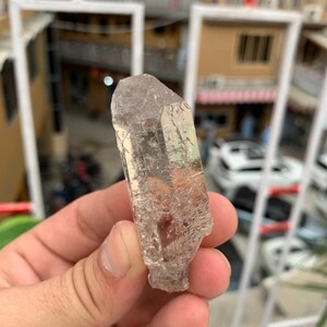 Cristal de cuarzo transparente con hermosos patrones de Skardu, Pakistán A12