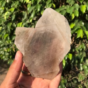 Cristal de quartz à terminaison naturelle, sorte de cristal de quartz fumé (09)