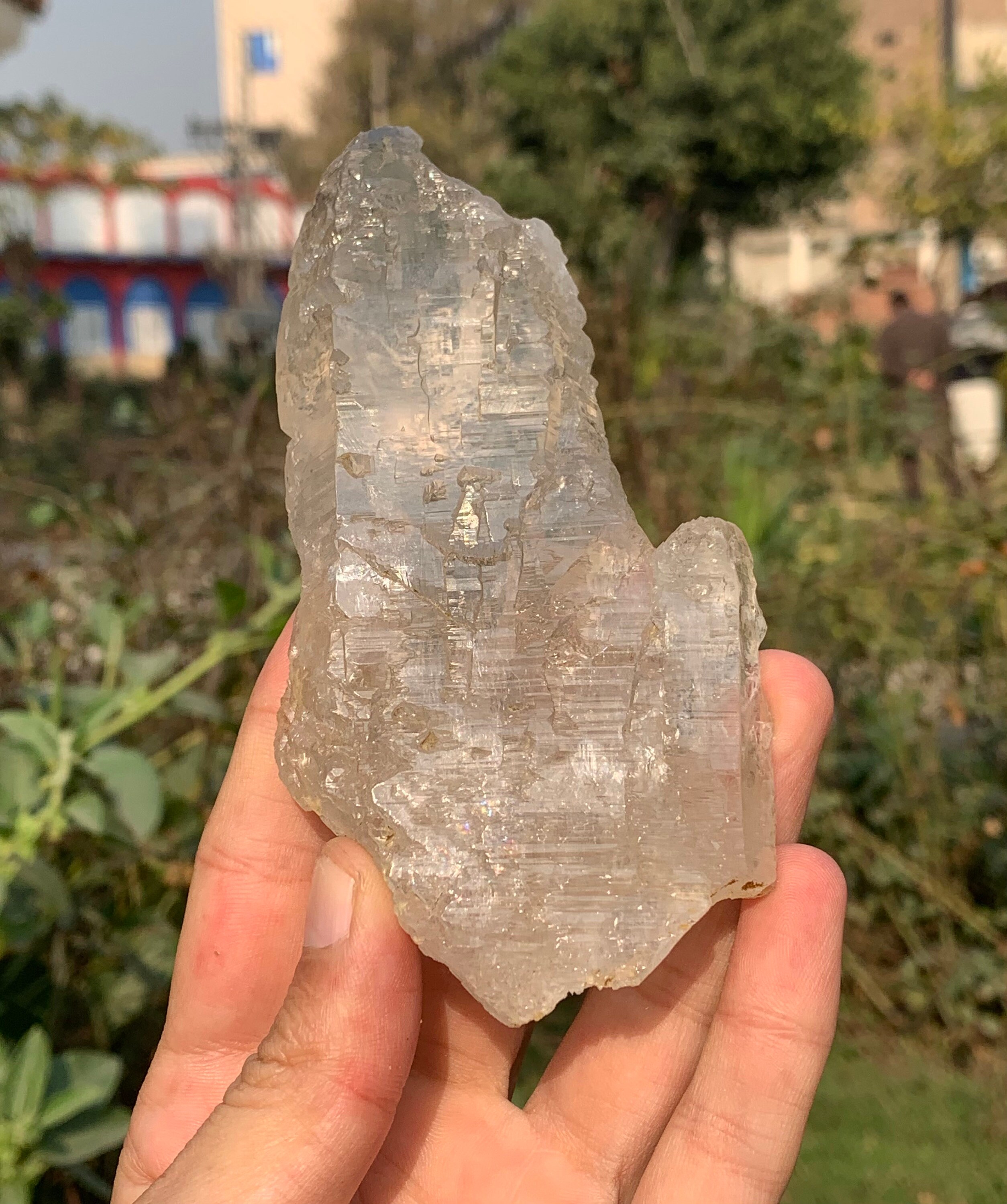 パキスタンのスカルドゥ産の、奇妙で珍しい模様のエッチングされた水晶
