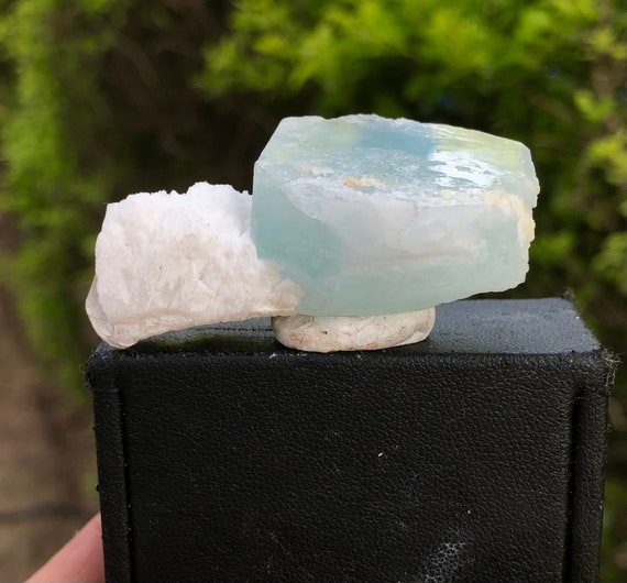アクアマリン結晶　7㎝ 長石標本付きブルーアクアマリン結晶（S7） - Etsy 日本