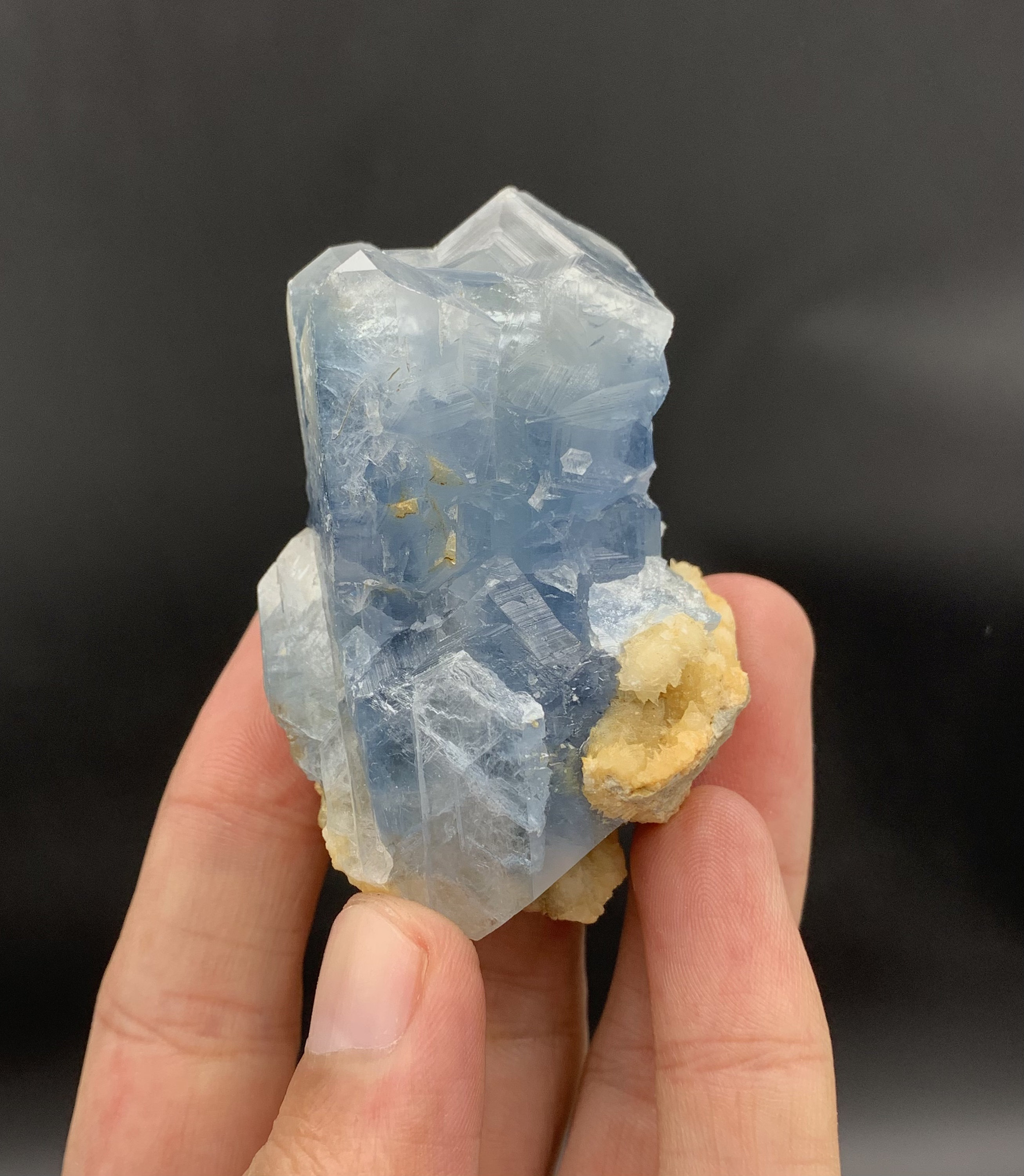 Dark Blue Super Blue Terminated Celestine Crystals With Calcite Combine Specimen From Afghanistan (03)