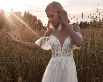 LEAVES WEDDING DRESS Feathers Details Wedding Dress Unique Wedding Dress Spaghetti Straps Feathers Dress V-Neck Open Back Wedding Dress