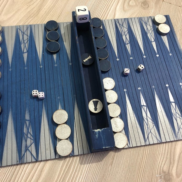 Rustigo Portable, Roll Up, Travel Backgammon und Schach / beunruhigtes blaues und silbernes Holz und Segeltuch-Unterlage