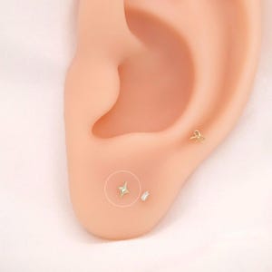 NIEUW! 14K gouden kleine SPARKLE threadless massief gouden oorbel - neus/tragus/kraakbeen/schelp/forward helix piercing - push pin neusring