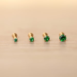 Draadloze gouden labret-stekker • CZ GROENE edelsteenoorbel - tragus/kraakbeen/schelp/voorwaartse helix Tiny-stekker - neuspunaise-stekker • Kleine schattige stud