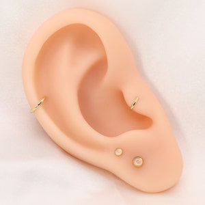 NOUVEAU - Pierre de quartz rose en titane, clou labret, labret 20 G, boucle d'oreille tragus, boucle d'oreille conque cartilagineuse, clou hélicoïdal, clou rose à dos plat