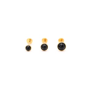 Tiny Bezel Gold BLACK ONYX Kolczyki bez gwintu do nosa, Kolczyki z płaskim tyłem, Kolczyk Tragus, Labret nosowy, Mały kolczyk z perłą, Mały kolczyk do labretu