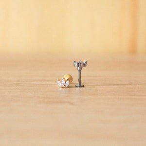 16G Three Leaves Clear Gem Piercing Stud - Tragus Earrings - Dainty Piercing - Helix Earrings - Cartilage Piercing