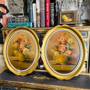Antique Pair of Floral Still Life Oil Paintings in Oval Gilded Frames – Romantic Floral Bouquets, Signed