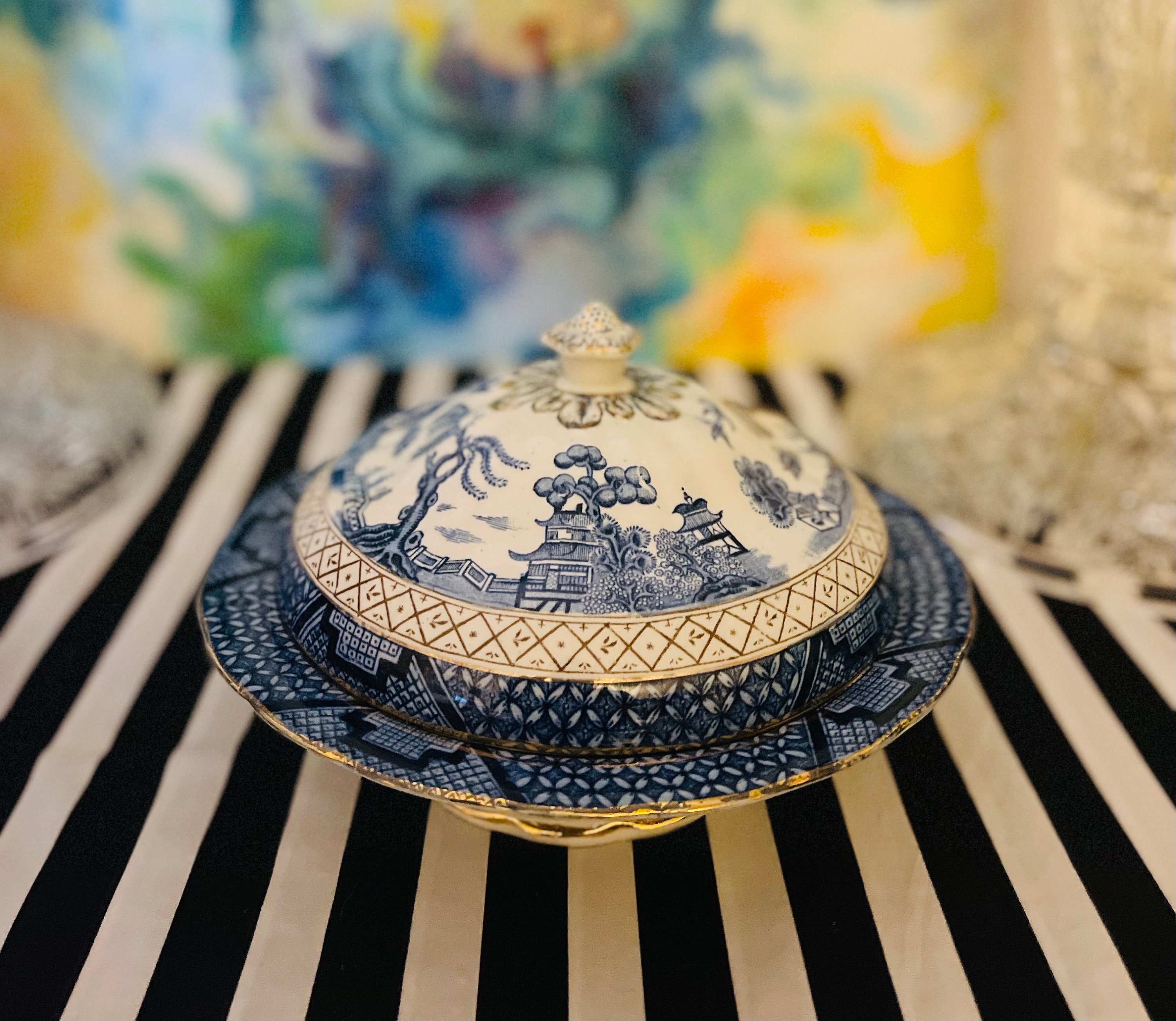 A G Harley 'ye Old Chinese' Willow Lidded Dish, Made in England