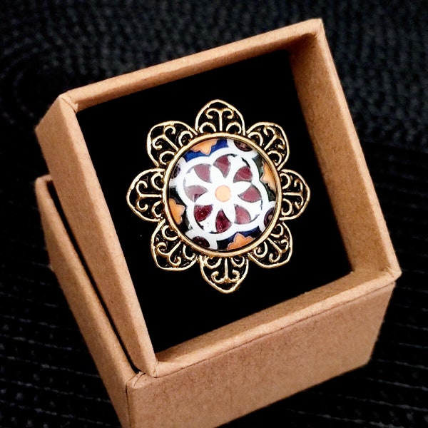 Large antique gold flower vintage ring, bronze ring, floral ring, large cocktail ring, statement ring, Portugal glass ring, adjustable ring