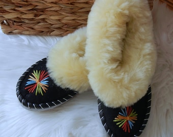 Lucky dip warm shearling slippers, sheepskin slippers, Womens moccasins, Leather slippers, hand embroidered, ornament Christmas gift