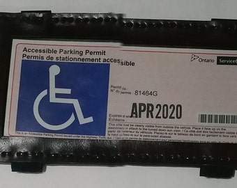 Holder for seniors and people with reduced mobility parking card, handcrafted with genuine leather and hand sewing around the perimeter