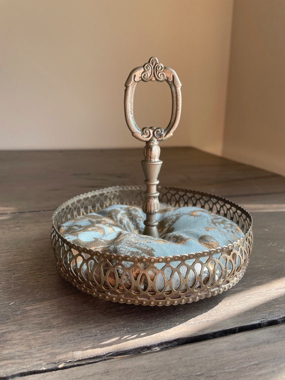 Vintage jewelry holder deals