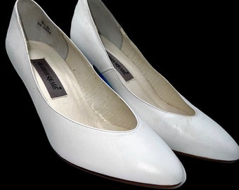 Vintage 90s White Leather Sheridan Square Mid Heel Pumps Size 6 1/2