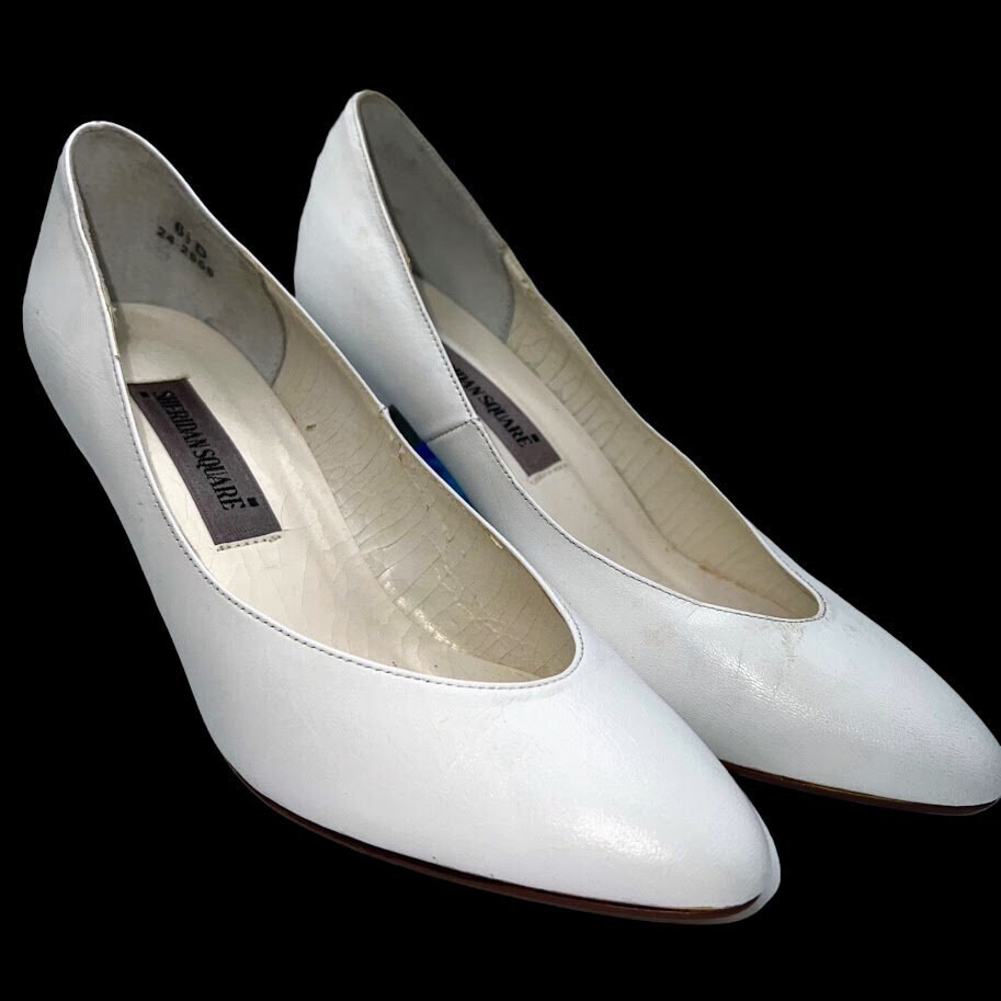 White mid deals heel pumps