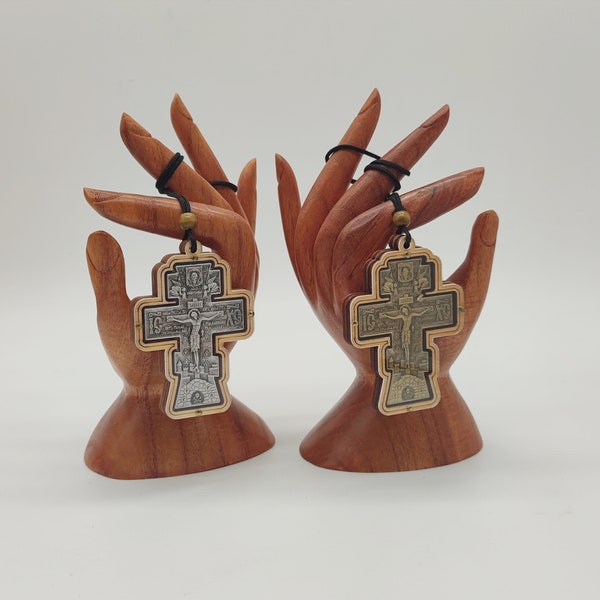 Croix du Mont Athos sur Bois pour Rétroviseur Couvercle en Plexiglas Sculpté en Métal Deux Modèles Crucifixion Antique de Jésus en Or et Argent